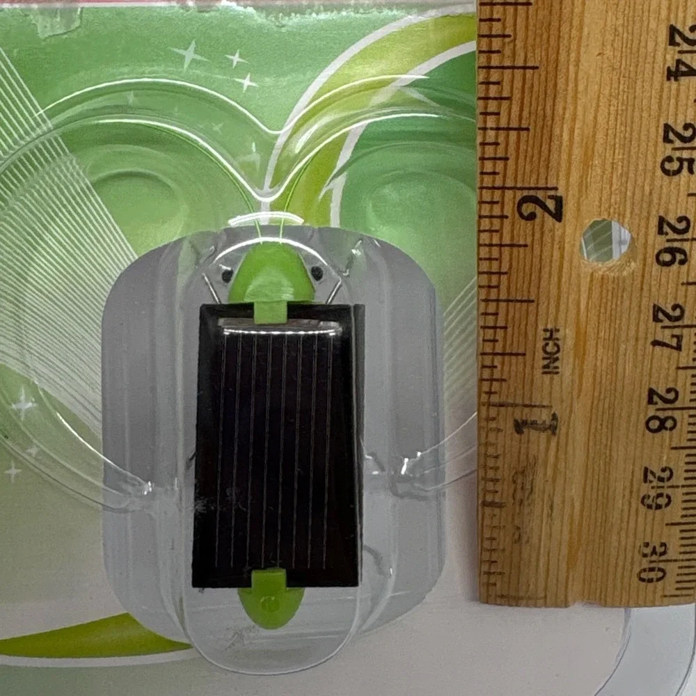 Solar Powered‎ Grasshopper Toy Educational Gadget Bug Novelty Green Science New